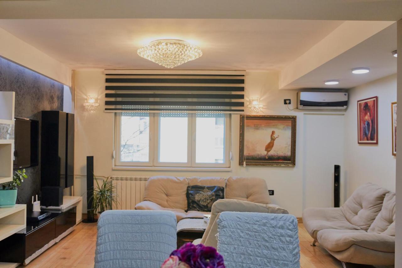 Diamond Butterfly Apartment Skopje Esterno foto